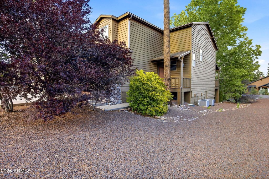 Image 2 of property listing at 5841 SATURN Drive, Lakeside, AZ 85929