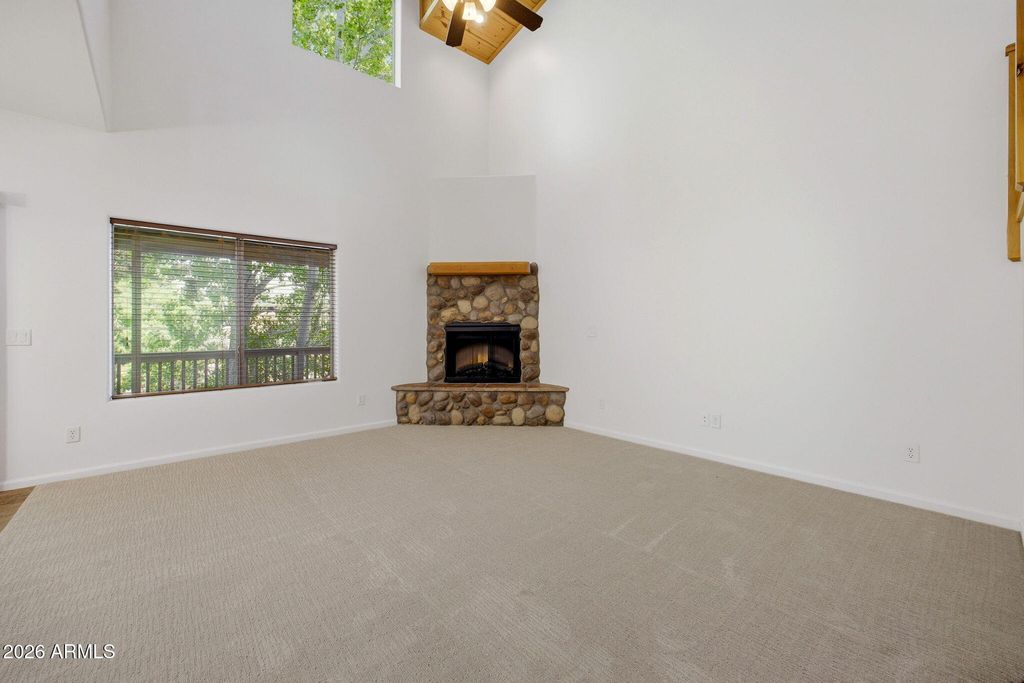 Image 8 of property listing at 5841 SATURN Drive, Lakeside, AZ 85929