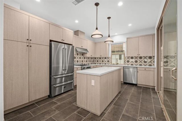 126 Cleverwind, Irvine, CA 92618