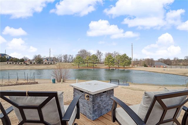 6398 Wrens Nest Cove, Springdale, AR 72762