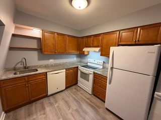 12 Essex Street 3, Andover, MA 01810