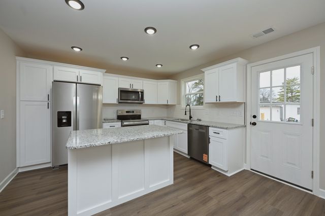 89 Plumlee Dr, Hendersonville, TN 37075