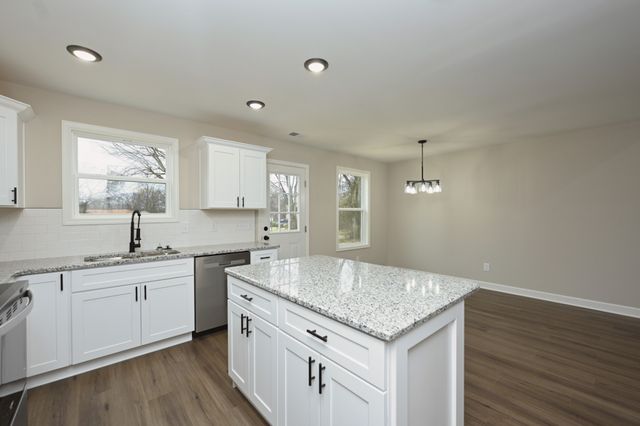 89 Plumlee Dr, Hendersonville, TN 37075