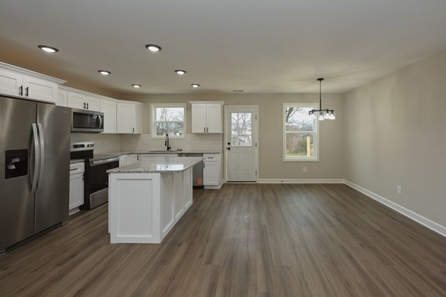 89 Plumlee Dr, Hendersonville, TN 37075