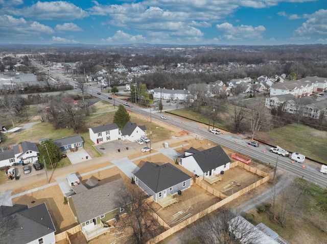 89 Plumlee Dr, Hendersonville, TN 37075