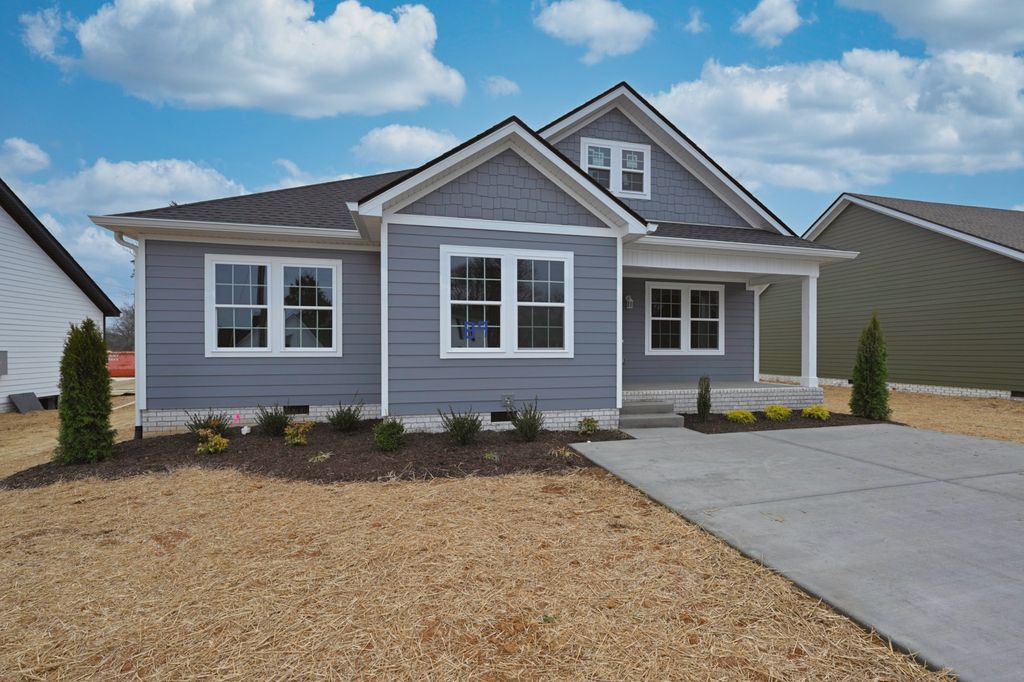 89 Plumlee Dr, Hendersonville, TN 37075