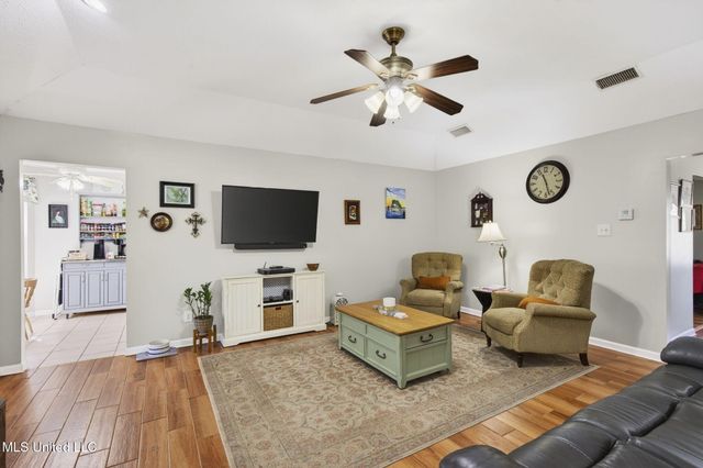 23439 Woodland Way, Pass Christian, MS 39571