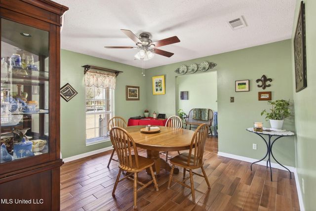 23439 Woodland Way, Pass Christian, MS 39571