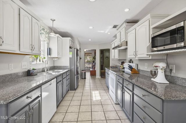 23439 Woodland Way, Pass Christian, MS 39571