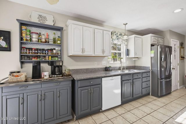 23439 Woodland Way, Pass Christian, MS 39571