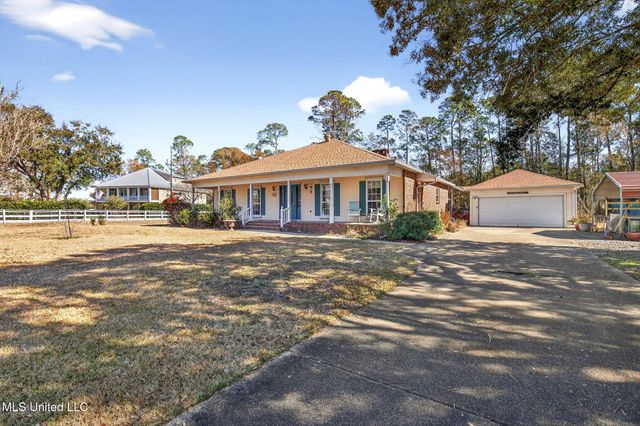 23439 Woodland Way, Pass Christian, MS 39571
