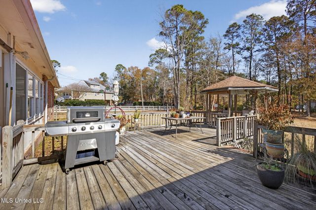 23439 Woodland Way, Pass Christian, MS 39571