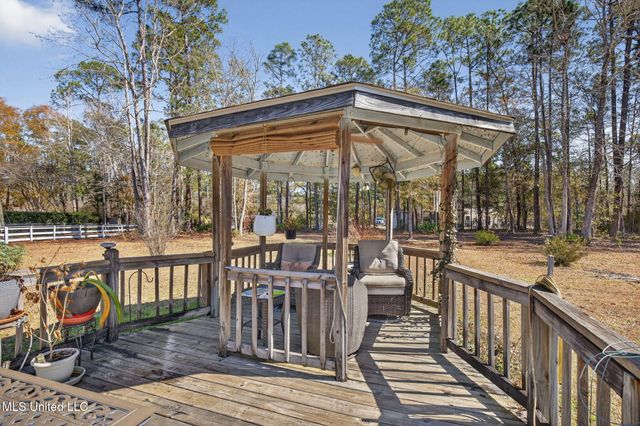 23439 Woodland Way, Pass Christian, MS 39571