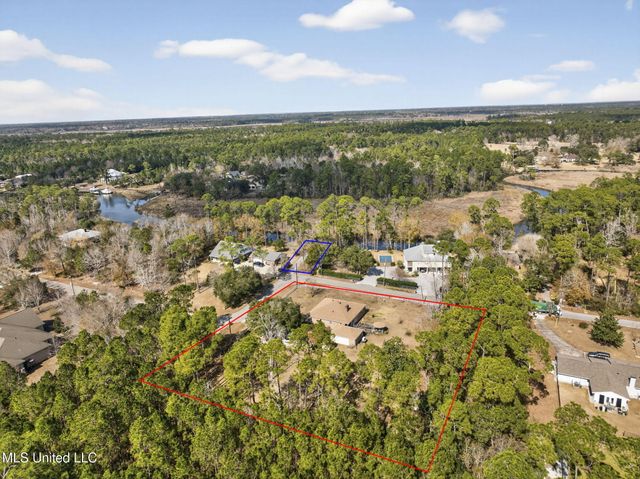 23439 Woodland Way, Pass Christian, MS 39571