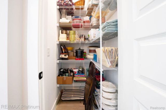 9860 Havendale Drive, Brighton, MI 48114