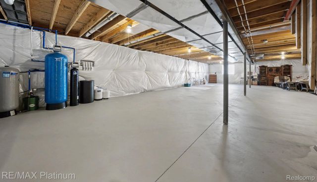 9860 Havendale Drive, Brighton, MI 48114