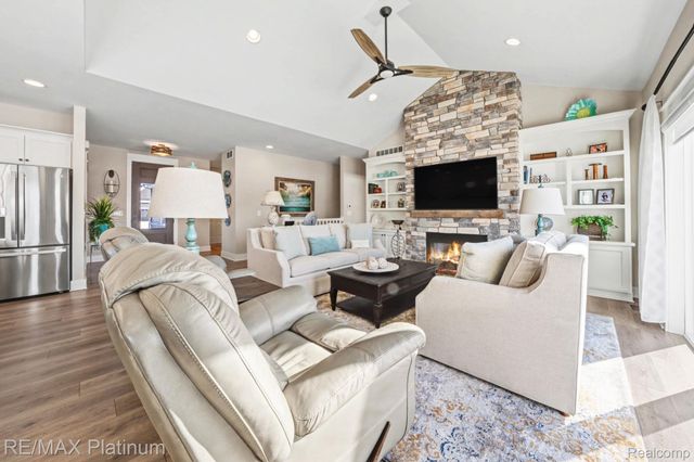 9860 Havendale Drive, Brighton, MI 48114