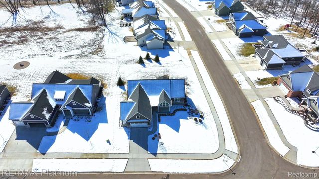 9860 Havendale Drive, Brighton, MI 48114