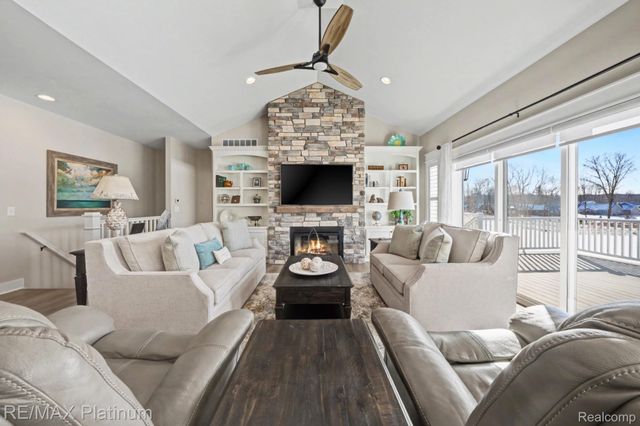 9860 Havendale Drive, Brighton, MI 48114