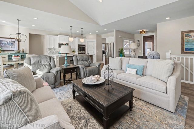 9860 Havendale Drive, Brighton, MI 48114