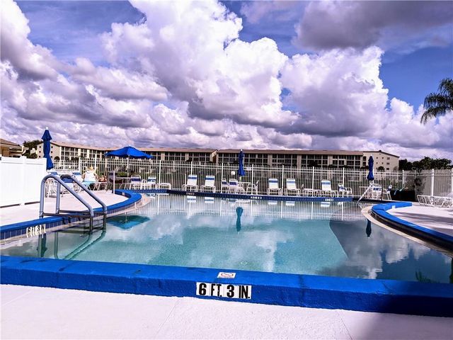 3668 LAKE BAYSHORE DRIVE K-325, Bradenton, FL 34205
