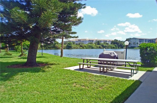 3668 LAKE BAYSHORE DRIVE K-325, Bradenton, FL 34205