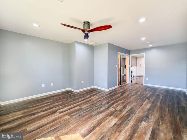 27 VIOLETWOOD DR, Levittown, PA 19057