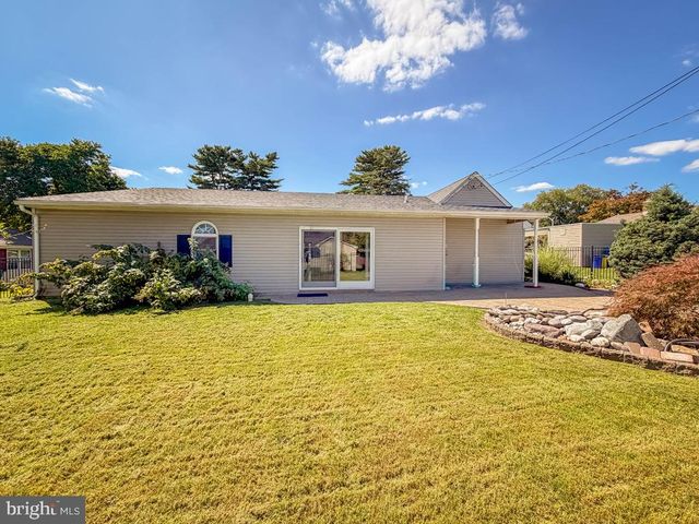 27 VIOLETWOOD DR, Levittown, PA 19057