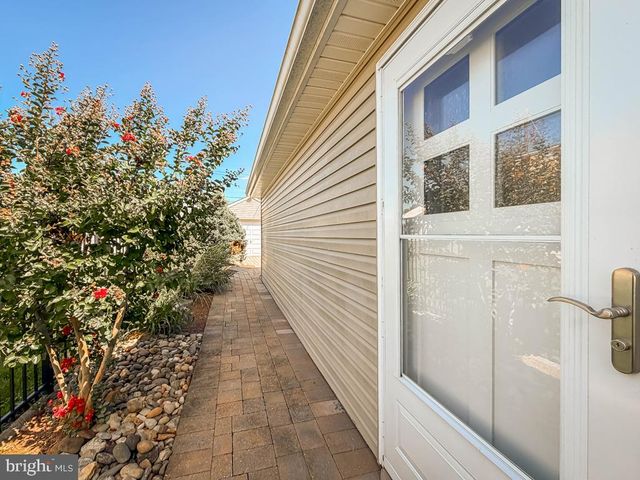 27 VIOLETWOOD DR, Levittown, PA 19057