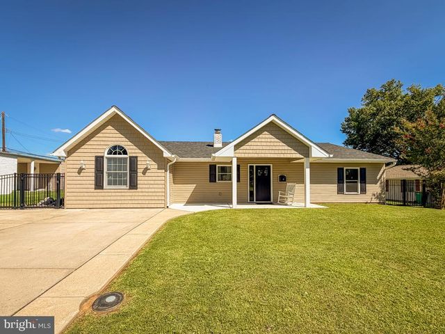 27 VIOLETWOOD DR, Levittown, PA 19057