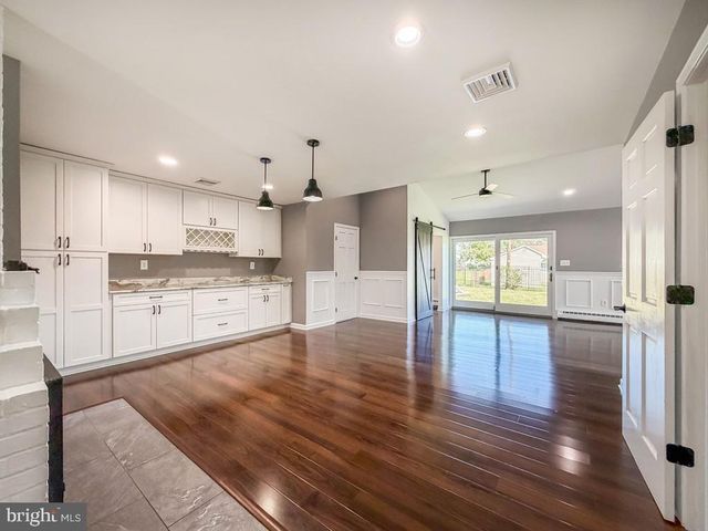 27 VIOLETWOOD DR, Levittown, PA 19057