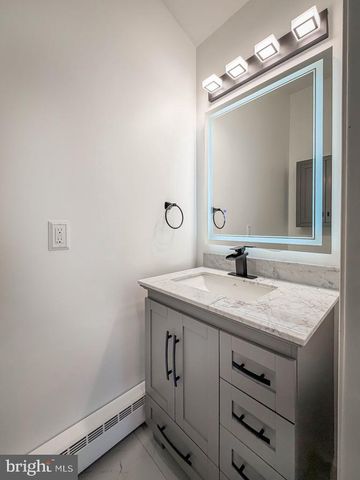 27 VIOLETWOOD DR, Levittown, PA 19057