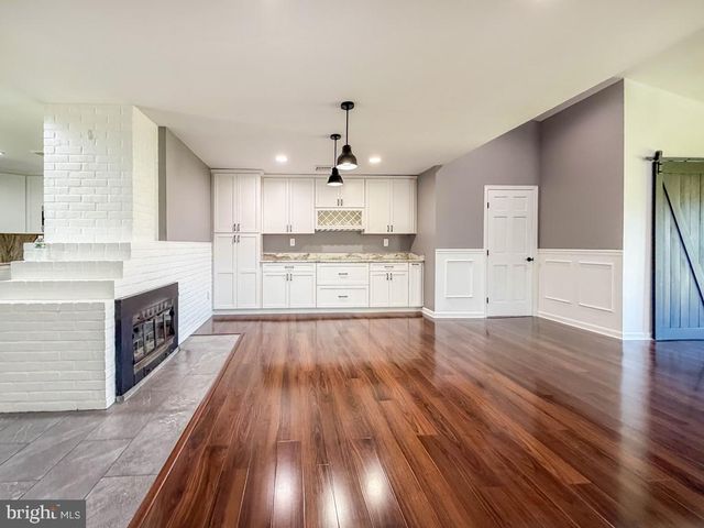 27 VIOLETWOOD DR, Levittown, PA 19057