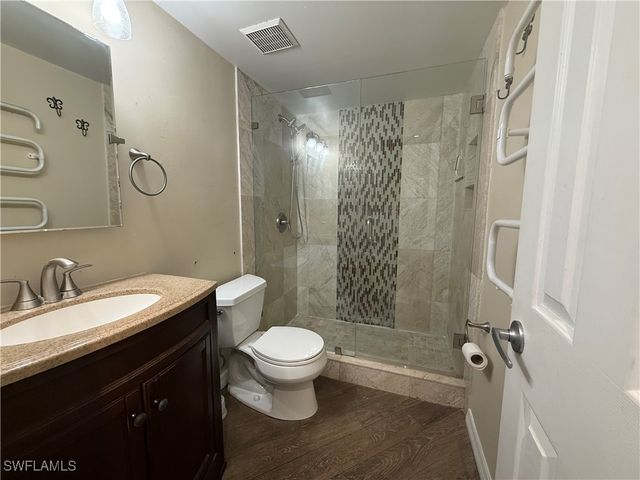 1084 Forest Lakes DR 7205, Naples, FL 34105