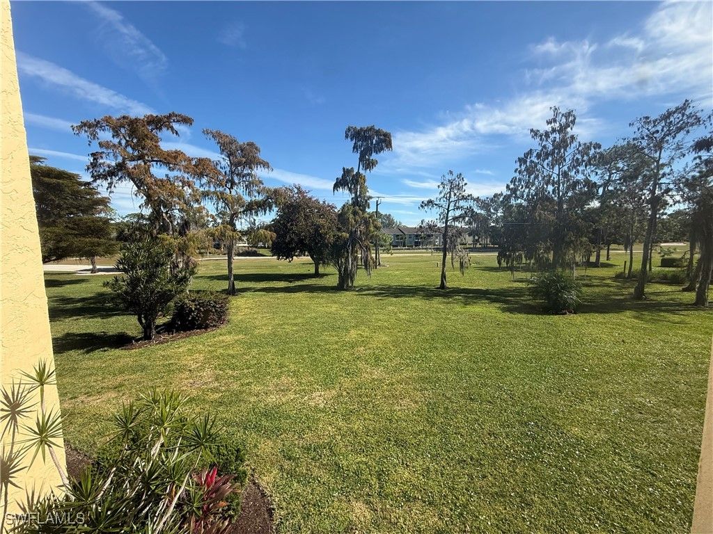 1084 Forest Lakes DR 7205, Naples, FL 34105