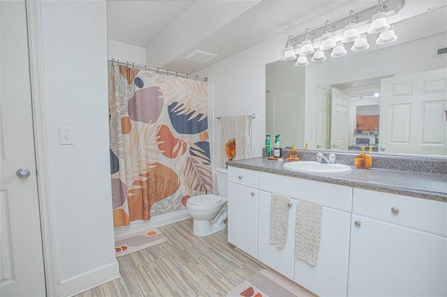 204 E SOUTH STREET 2061, Orlando, FL 32801