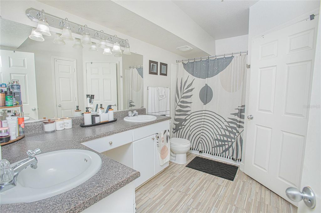 Image 15 of property listing at 204 E SOUTH STREET 2061, Orlando, FL 32801