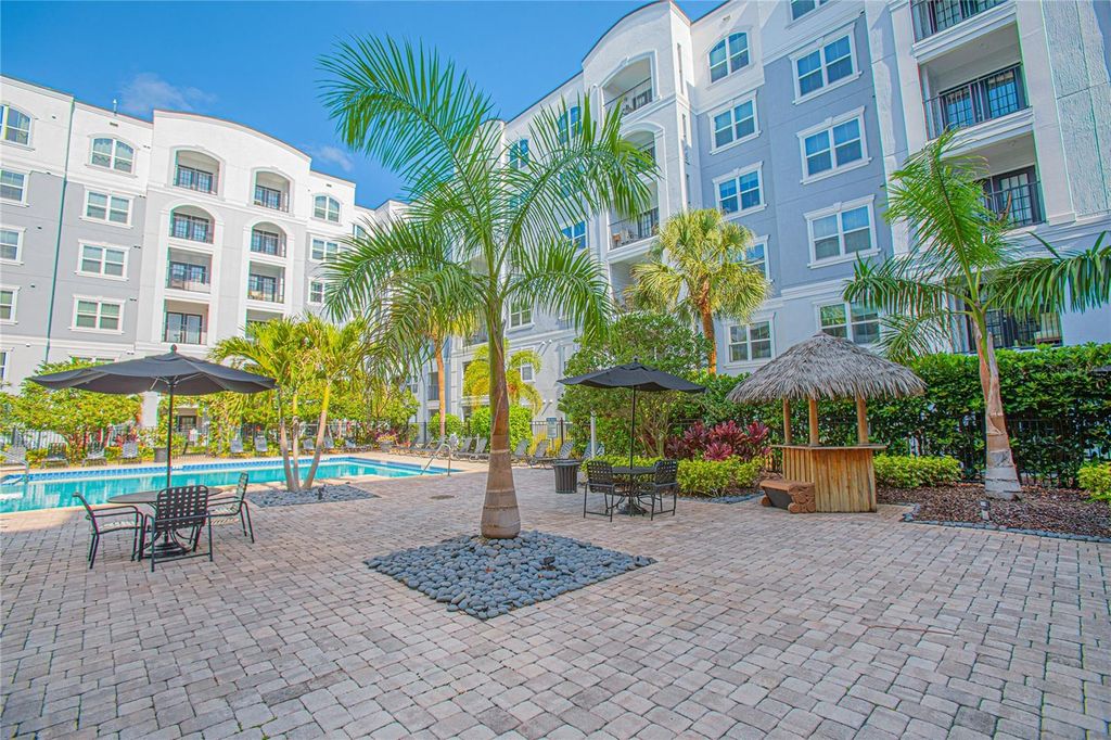 Image 4 of property listing at 204 E SOUTH STREET 2061, Orlando, FL 32801