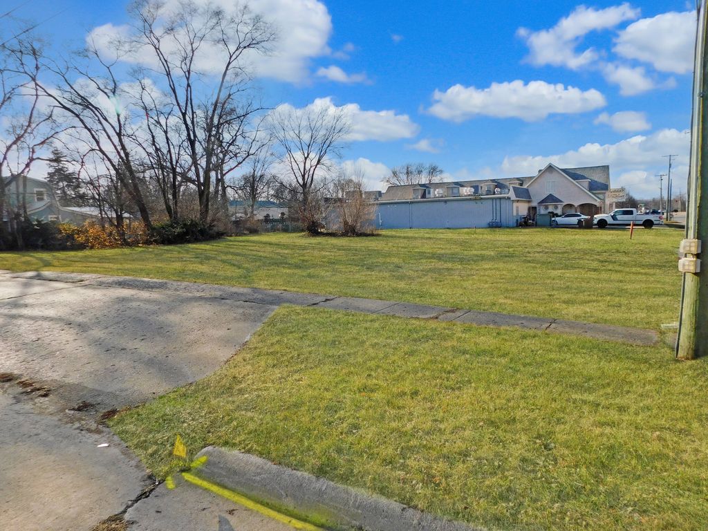 10458 Main Street, Roscoe, IL 61073