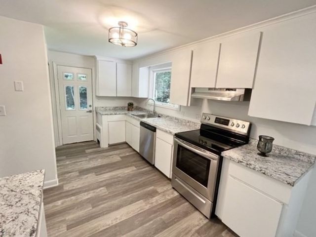 20 Algonquin Road, Canton, MA 02021