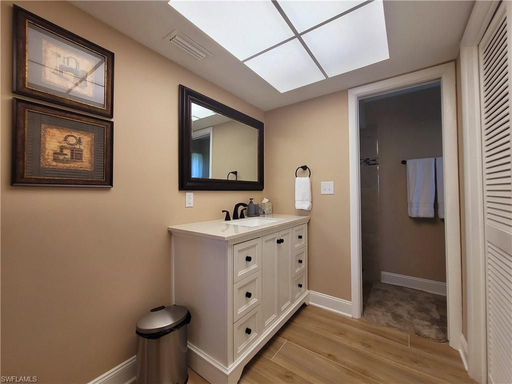 Image 10 of property listing at 4815 Sorrento CT, Cape Coral, FL 33904