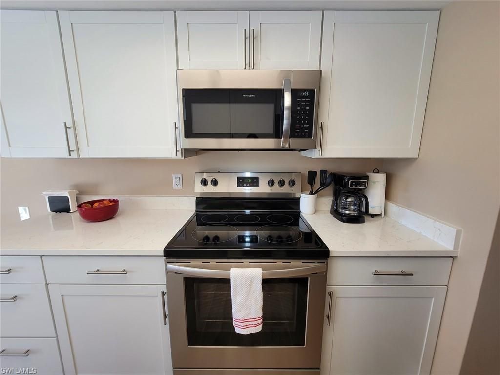 Image 16 of property listing at 4815 Sorrento CT, Cape Coral, FL 33904