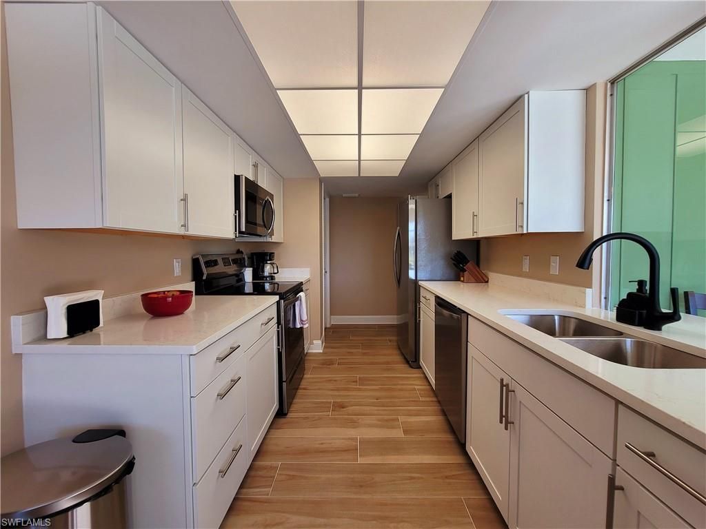 Image 18 of property listing at 4815 Sorrento CT, Cape Coral, FL 33904
