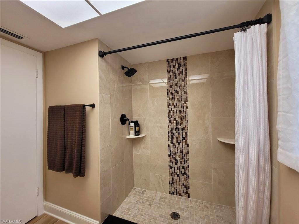Image 32 of property listing at 4815 Sorrento CT, Cape Coral, FL 33904