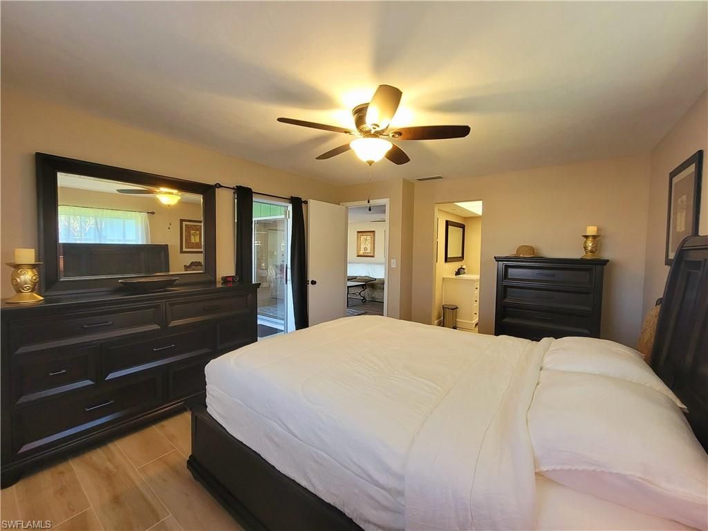 Image 9 of property listing at 4815 Sorrento CT, Cape Coral, FL 33904