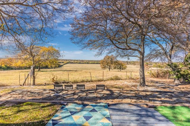 5199 Fm 896, Trenton, TX 75490