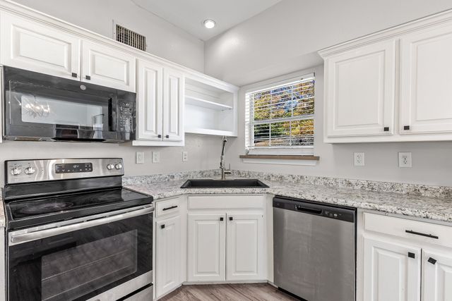 5199 Fm 896, Trenton, TX 75490