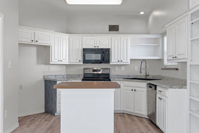 5199 Fm 896, Trenton, TX 75490