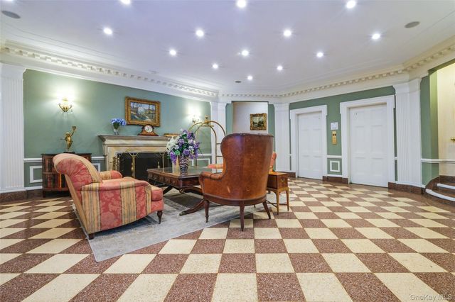 45 Popham Road 1E, Scarsdale, NY 10583