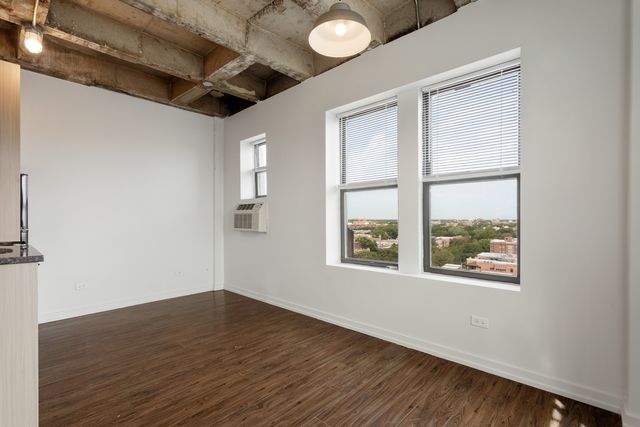 1325 W Wilson Avenue 402, Chicago, IL 60640